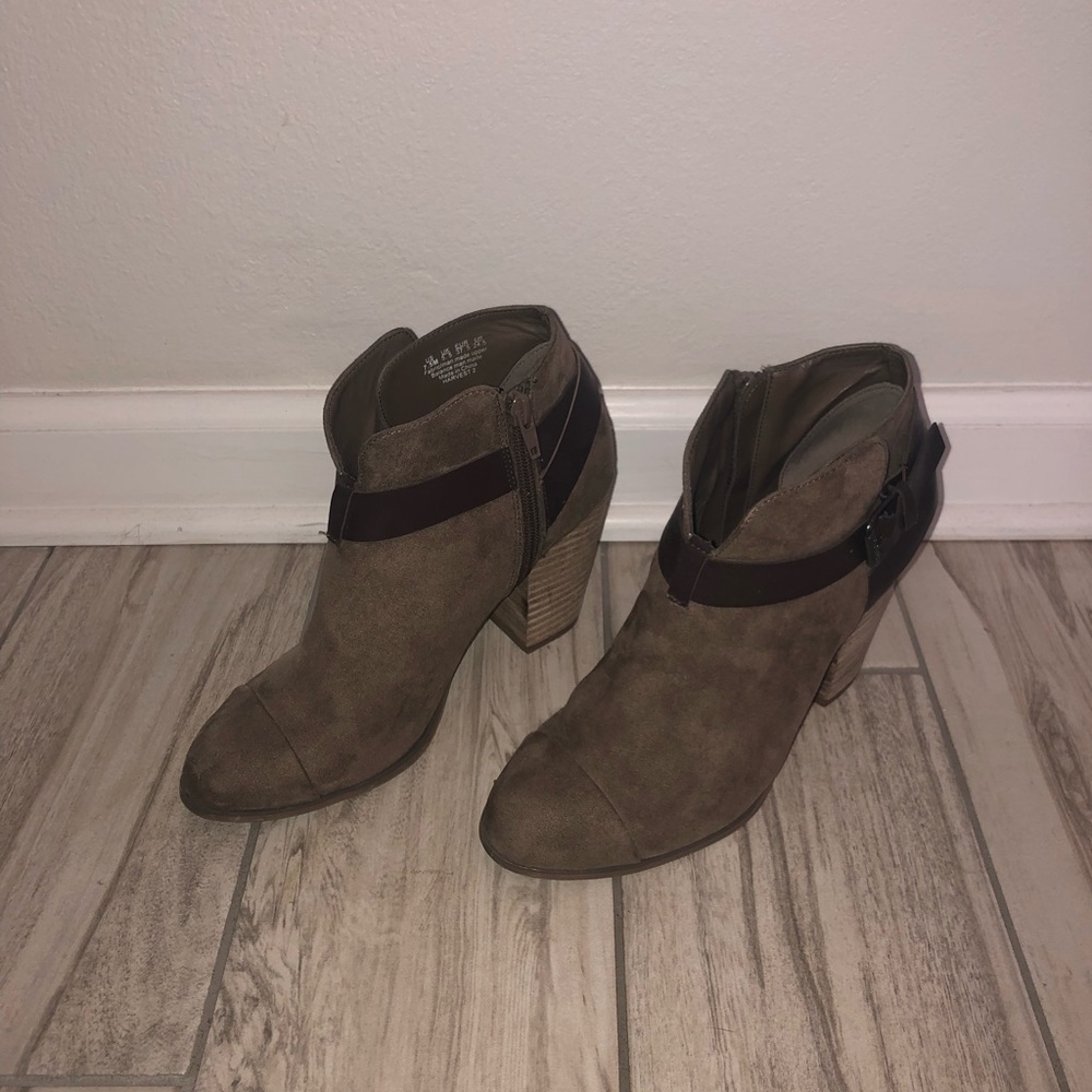 Carlos Santa booties